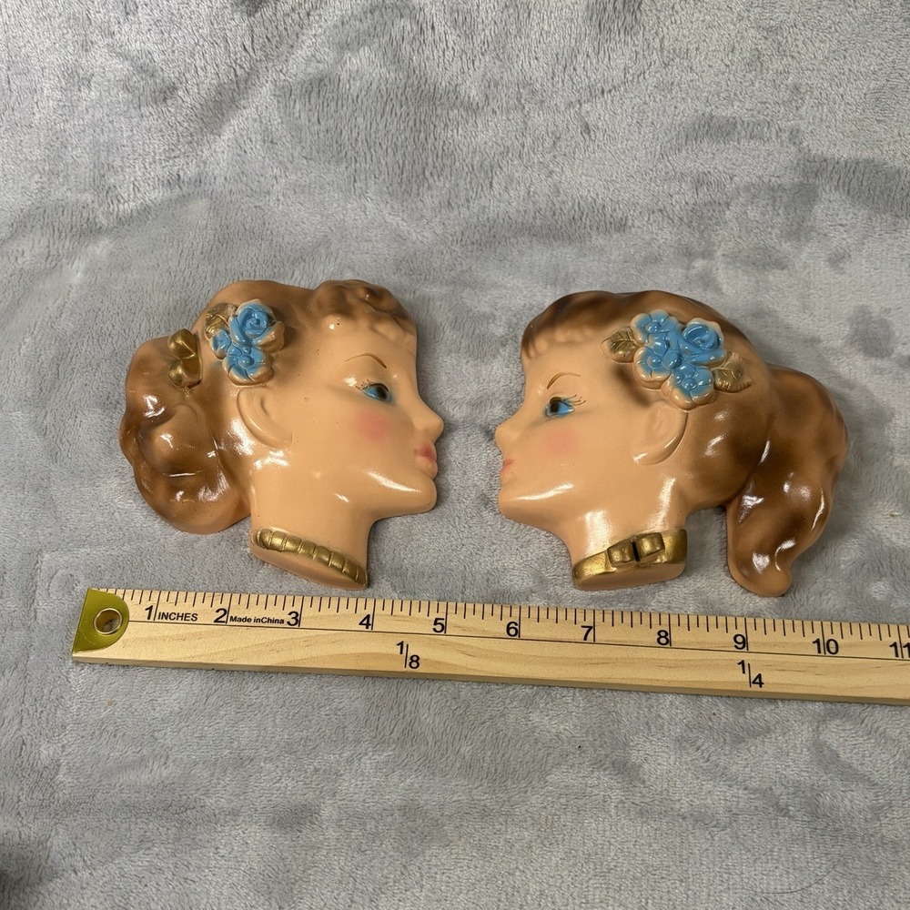 Vintage Wall Pocket Girl With Pony Tail Head Vase. Bow On Her Neck Blue Eyes - Picture 9 of 10